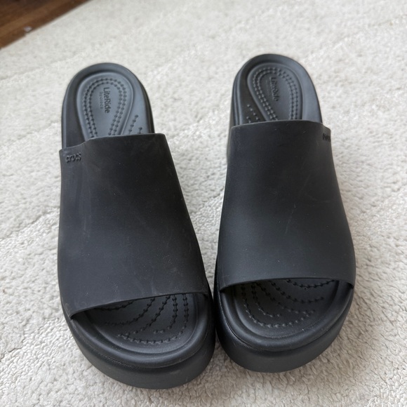 Crocs - Black Platform Heel - Picture 4 of 4